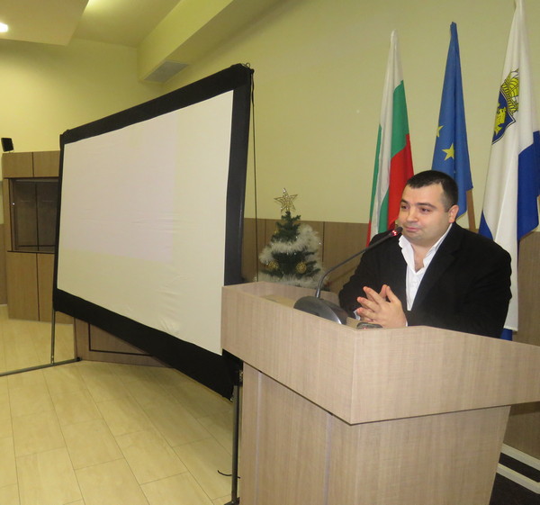 Лидерът на опозицията в Бургас Константин Бачийски с извънредна пресконференция, темата е "Стига безобразия" (НА ЖИВО)