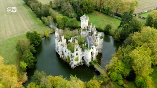 Искате ли да станете собственик на френски замък? Възможно е за 50 евро (ВИДЕО)
