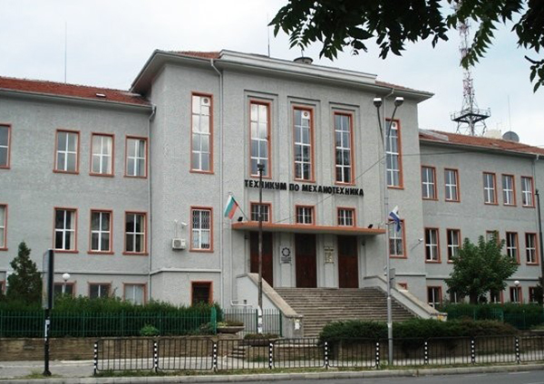 Техническа грешка превърна Механото в първото джендър училище в Бургас, ето я истината