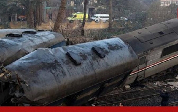 Страшна трагедия след сблъсък на два влака! Десетки са ранени