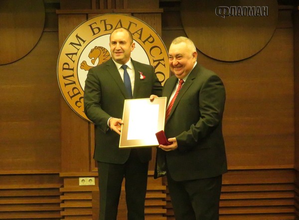 „Чоролеева” награда от президента за бургаска „Победа” (снимки)
