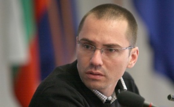 Евродепутатът Ангел Джамбазки: Лекарят, който уби Жоро Плъха, веднага да бъде освободен