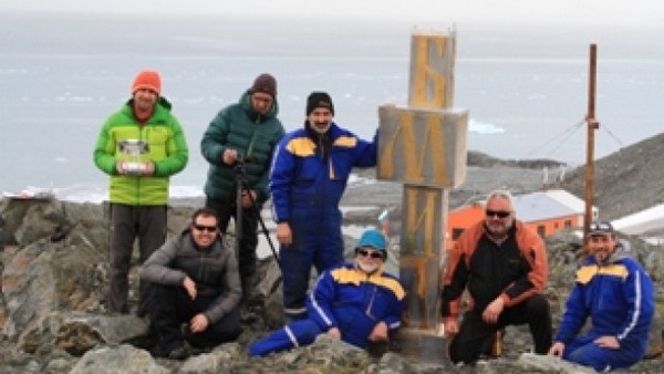 В Антарктида е издигнат паметник на кирилицата