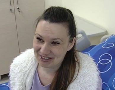 Лекари спасиха онкоболна родилка и бебето ѝ с уникална операция (ВИДЕО)