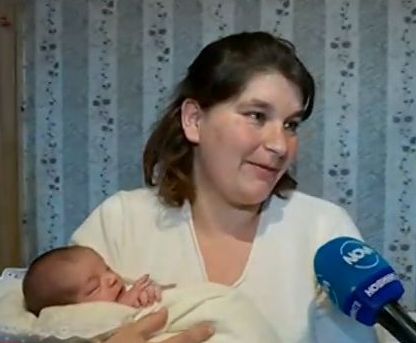 Абсурд: Държавата отнела децата на бедна майка, за да плати 47 680 лева за приемни родители (ВИДЕО)
