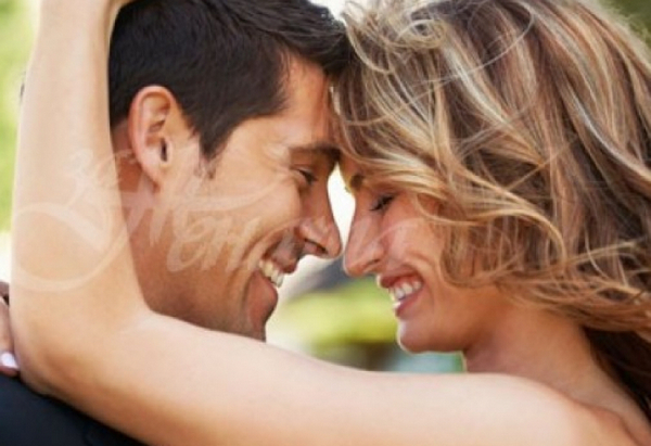 Отговор на вечния въпрос: Какво кара мъжете да се влюбят в определена жена?