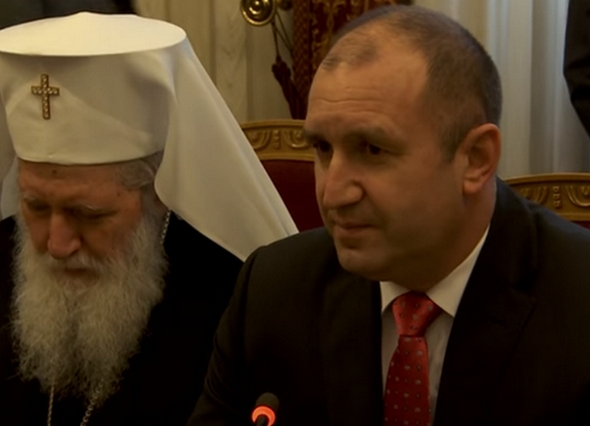 Президентът видя политическа режисура с видеото на патриарх Кирил, надява се Москва да осмисли случилото се