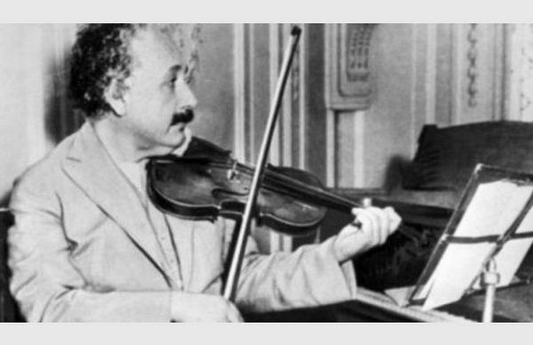 Продадоха на търг цигулката на Алберт Айнщайн