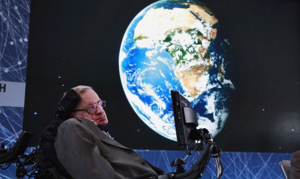 Заветът на Хокинг: Изкуственият интелект може да унищожи човечеството