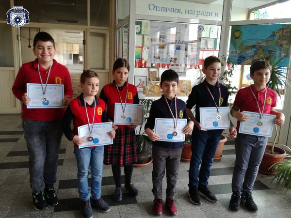Ученици от Несебър грабнаха 6 медала от V-ия международен турнир „Математика без граници”