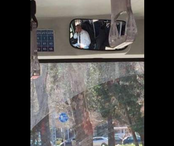 Екшън в градския транспорт на Пловдив! Шофьор пуши и кара с крака, кондукторка крещи