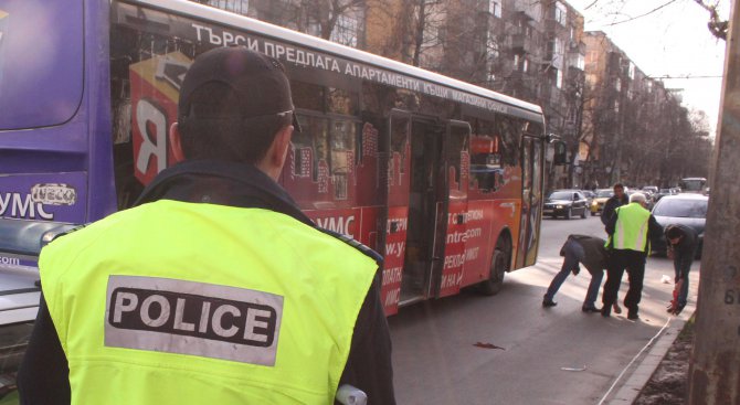 Жена почина, след като автобус прегази крака ѝ във Варна