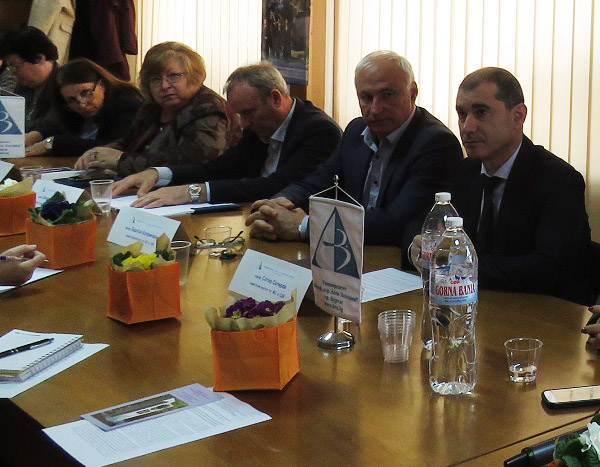 Пет нови специалности в Университет „Проф д-р Асен Златаров” ще подготвят кадри за бизнеса в Бургаско
