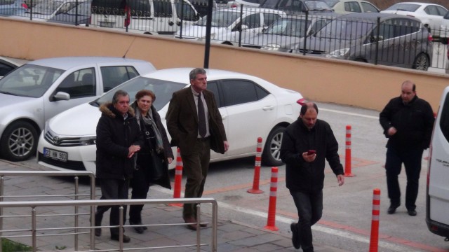 Турски съд остави зад решетките двамата гръцки войници