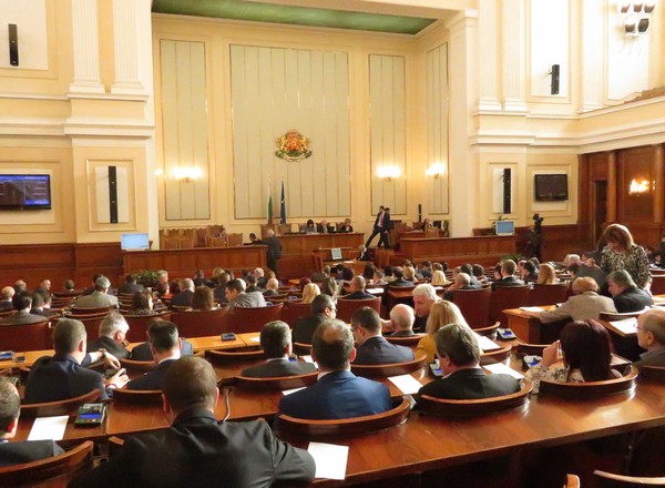 Извънредно! Председателският съвет на парламента се събира заради „Скрипал”
