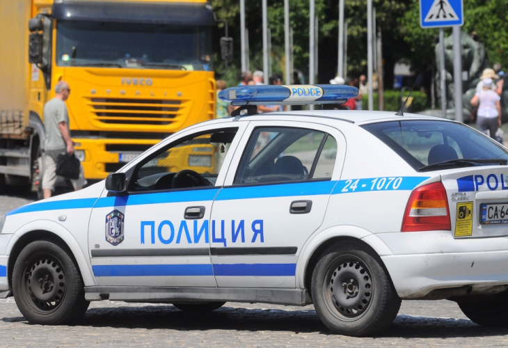 МВР разпространи СНИМКА на този мъж, издирват го под дърво и камък за тежко престъпление