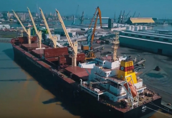 Братя Домусчиеви купиха кораб на бъдещето за Бургаското пристанище, струва 23 милиона долара (ВИДЕО)