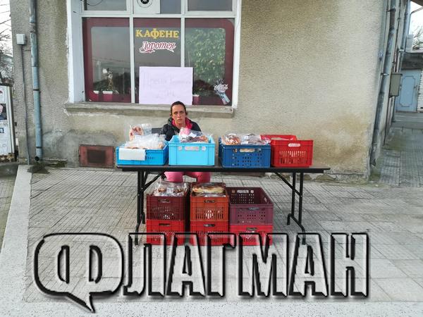 Потресаващо! Опънаха сергия за козунаци на улицата в Средец (СНИМКИ)