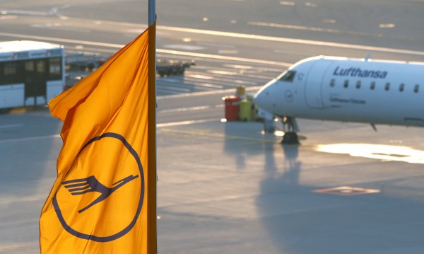 Lufthansa анулира за утре над 800 полета