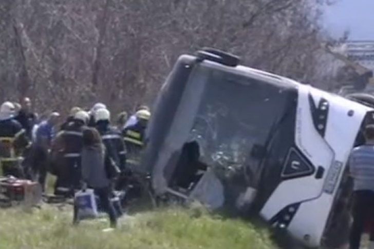 Експерти: И ограда нямаше да спаси кървавия автобус на "Тракия" (ВИДЕО)