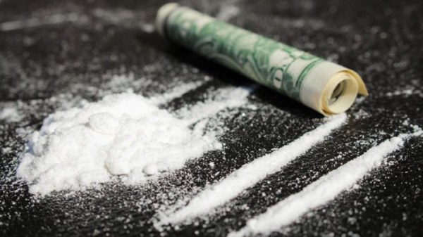 Във Великобритания можеш да си поръчаш кокаин, толкова лесно, колкото и пица
