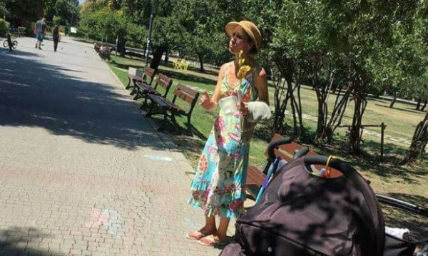 Майки алармират: Жена опитва да краде деца от парковете, пазете си бебетата