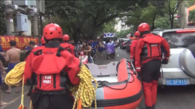 17 души загинаха след преобръщане на лодки-дракони в Китай