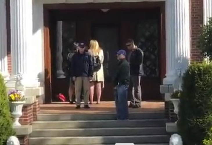 Зрелищно ВИДЕО: Американски спецчасти разбиха вратата на резиденцията на руския консул в Сиатъл