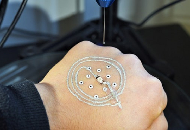 Печатат 3D електроника върху човешката кожа (ВИДЕО)