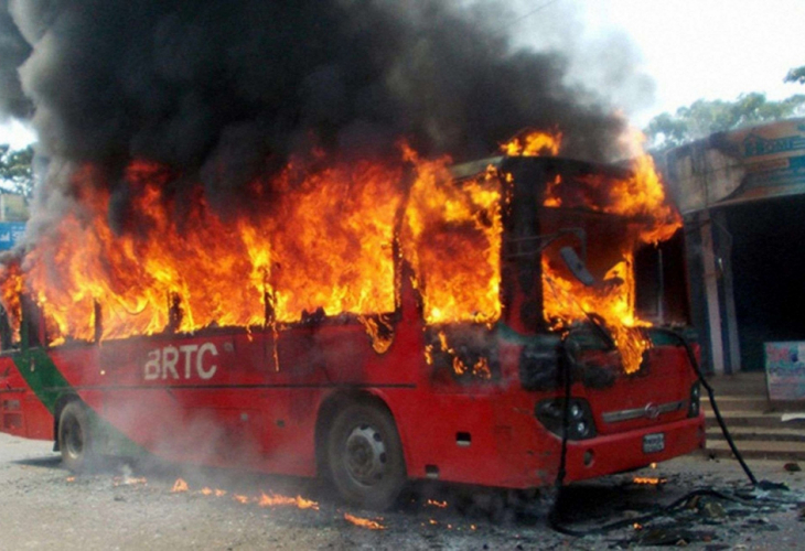 Герой! Шофьор спаси от огнен ад 20 пътници в горящ автобус