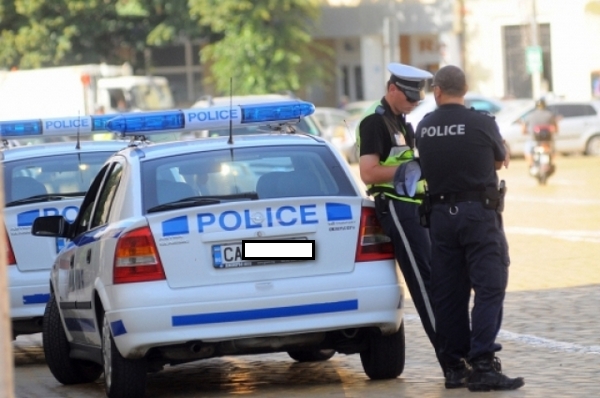 Осъдиха полицай за подкуп, изнудвал чешки турист в Приморско