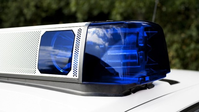 Двама полицаи са пострадали при инцидент в София