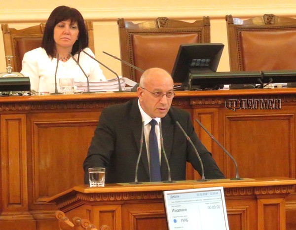 Никой не подкрепи БСП: Емил Христов остава зам.-председател на парламента (допълнена)