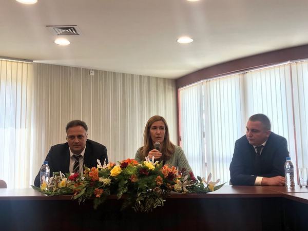 Министър Ангелкова: Ще следим стриктно да се спазват отговорностите за стопанисване на плажовете