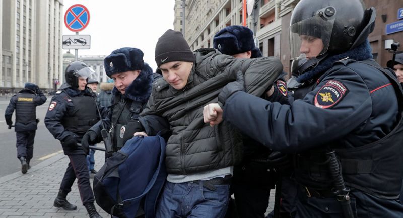 Хиляди арестувани на протест срещу Путин