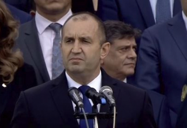Президентът с емоционална реч: България е стожер на мира и сигурността! Моралната криза обаче е факт