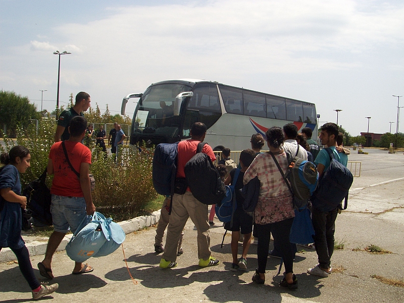 Мигранти блокираха магистрала в Гърция