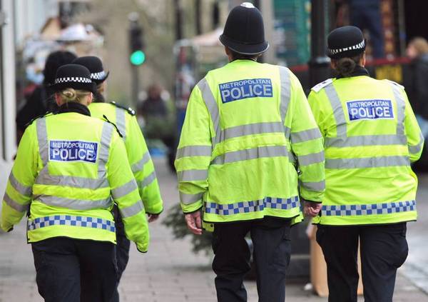 Трима са нападнати с токсично вещество в Лондон
