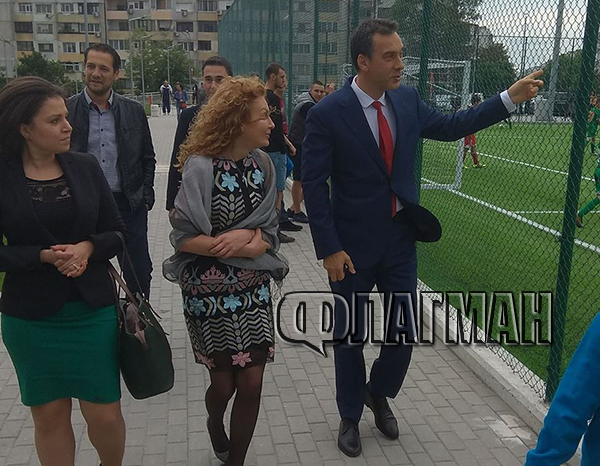 Кметът откри новата спортна гордост на Бургас - футуристичната Парк Арена в жк"Славейков" (СНИМКИ)