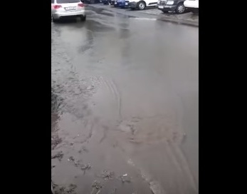 Жителка на „Меден Рудник” проплака: Докога всеки дъжд ще ни наводнява, помогнете ни!