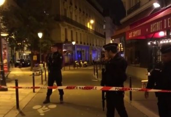 Викът „Аллах Акбар“ отново отекнал в Париж, Макрон със силни думи за „кръвта на Франция“