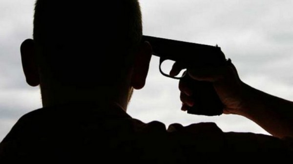 60-годишен мъж се самоуби с револвер пред дома си