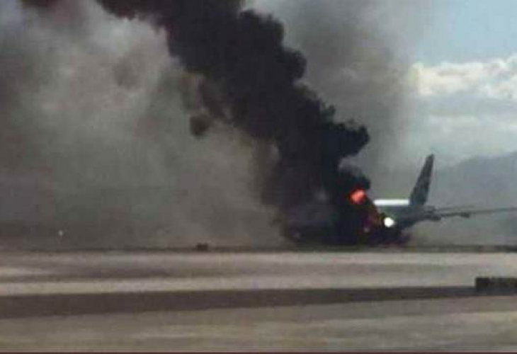 Шокиращо! Самолет Boeing 737 със 107 пътници се разби