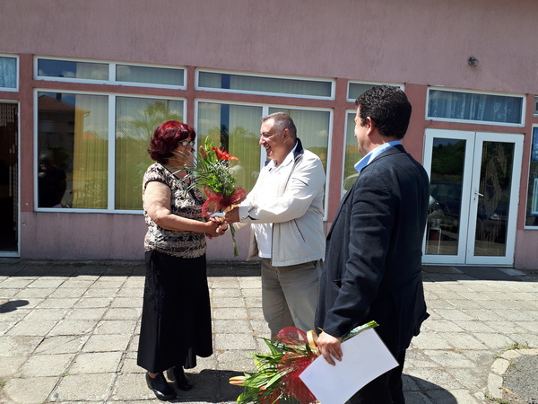 БСП – Бургас честити 18-годишния рожден ден на пенсионерския клуб в Българово