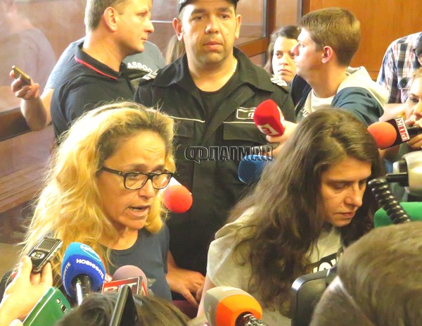 Съдът отстрани от длъжност кмета на „Младост” Десислава Иванчева и зам.-кметицата Петрова
