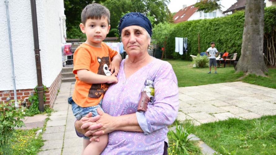 Баба Златка изправи на нокти полицията в Мюнхен с воден пистолет