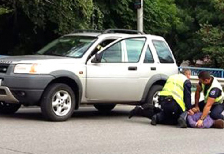 Нагъл апаш задигна полицейска кола от паркинга на КАТ, но му се случи случка (СНИМКИ)