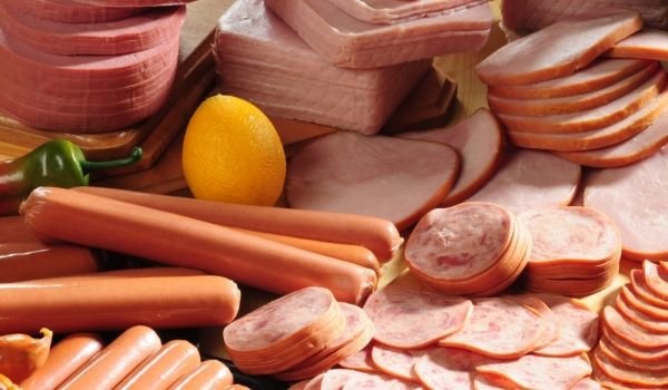 Нови изисквания за храните, вече ще пише колко точно месо има в колбасите
