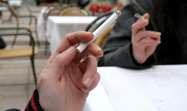 В Европа само в България жените пушачи са повече