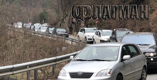 Няма да вдигат данъка на старите автомобили, само екотаксата